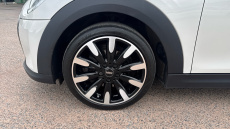 MINI Hatchback 1.5 Cooper Exclusive Premium 3dr Auto Petrol Hatchback